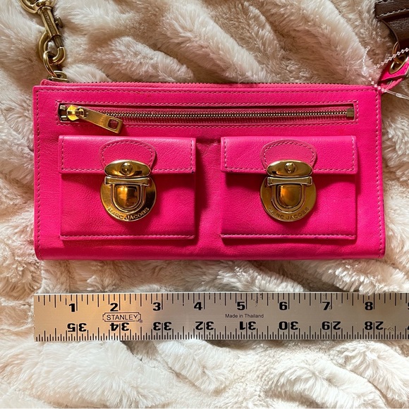 Marc Jacobs Handbags - Marc Jacobs mini purse